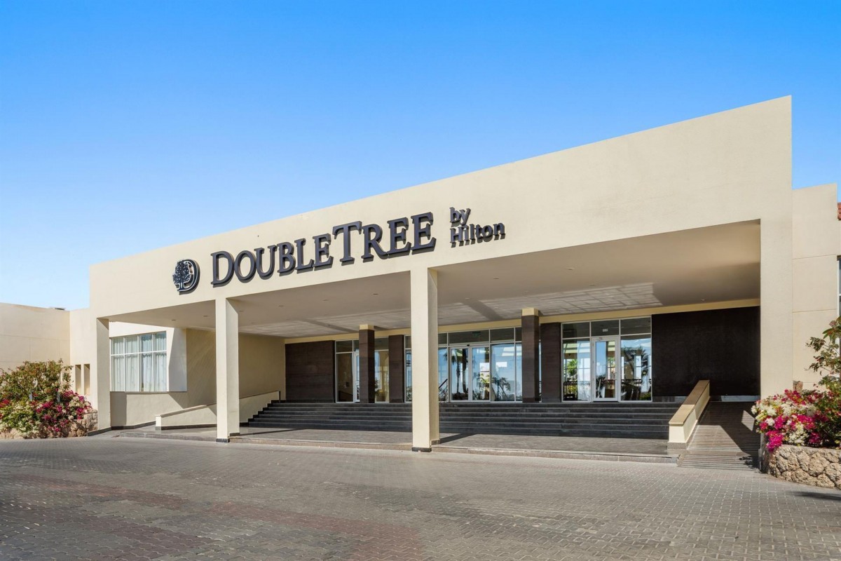 DOUBLE TREE BY HILTON SHARKS BAY MOUNTAIN SIDE