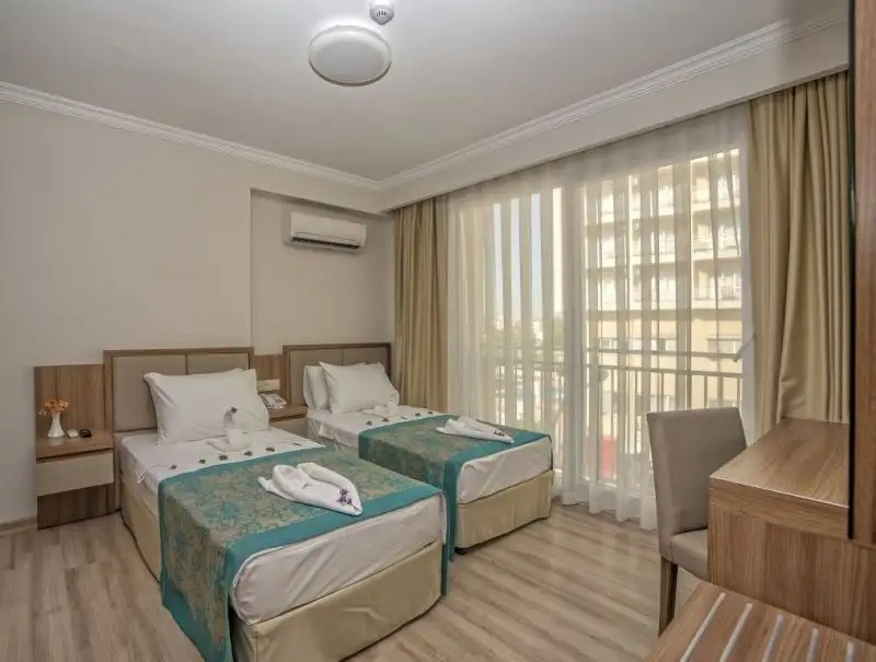 HOTEL MANDALIN
