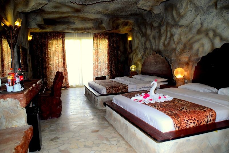 deluxe sea view cave