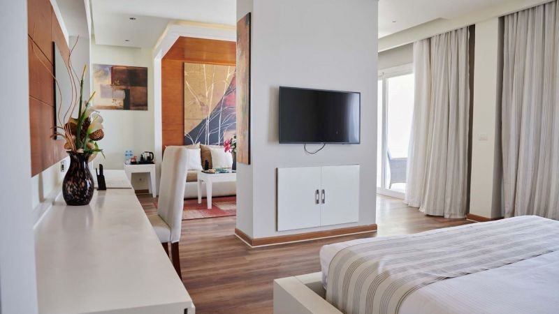 deluxe suite partial sea view or sea view