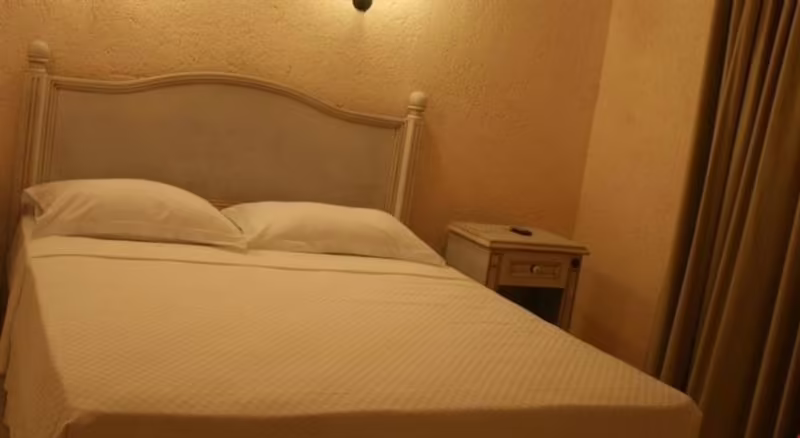 1890 SWAN DELUXE OTEL