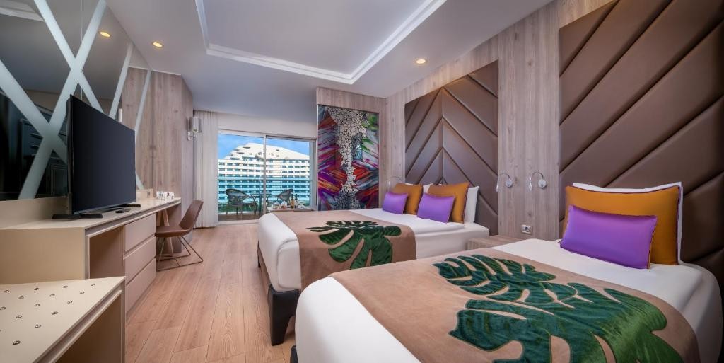 DELPHIN BE GRAND (EX. BOTANIK, RIXOS LARES)