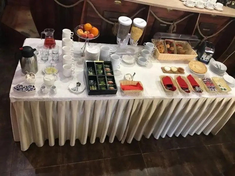 АЛЫЕ ПАРУСА