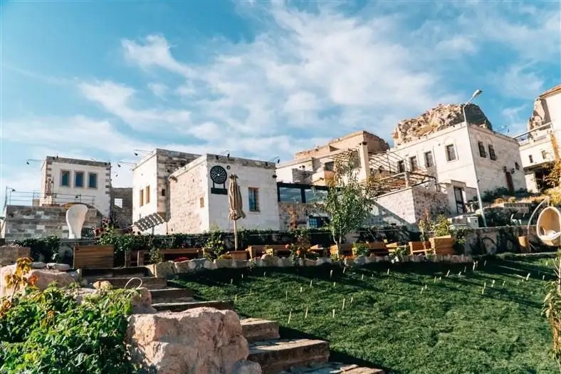 MILLSTONE CAVE SUITES HOTEL