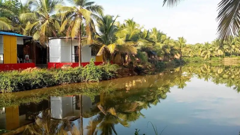 OM LAKE RESORT