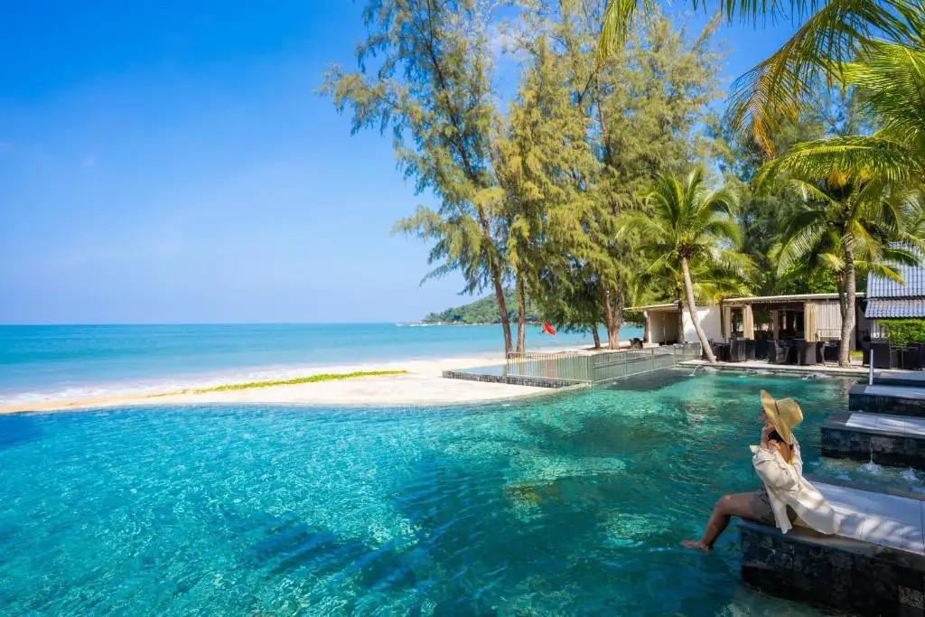 EMERALD BEACH RESORT & SPA