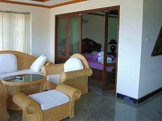 PRINCE EDOUARD APARTMENT & RESORT