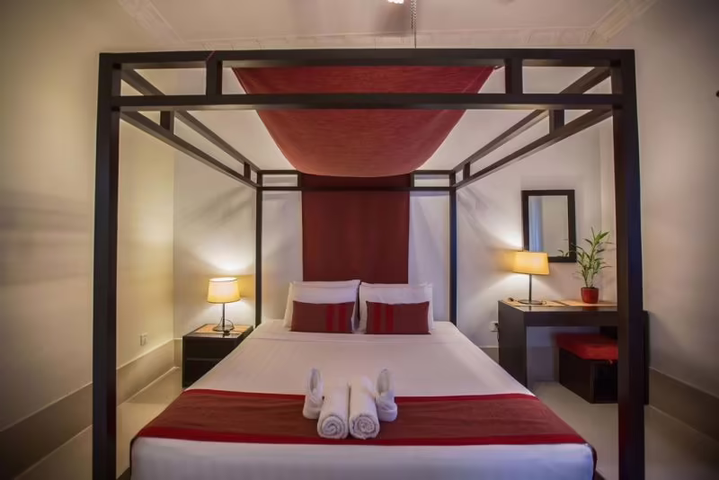 COOLABAH HOTEL