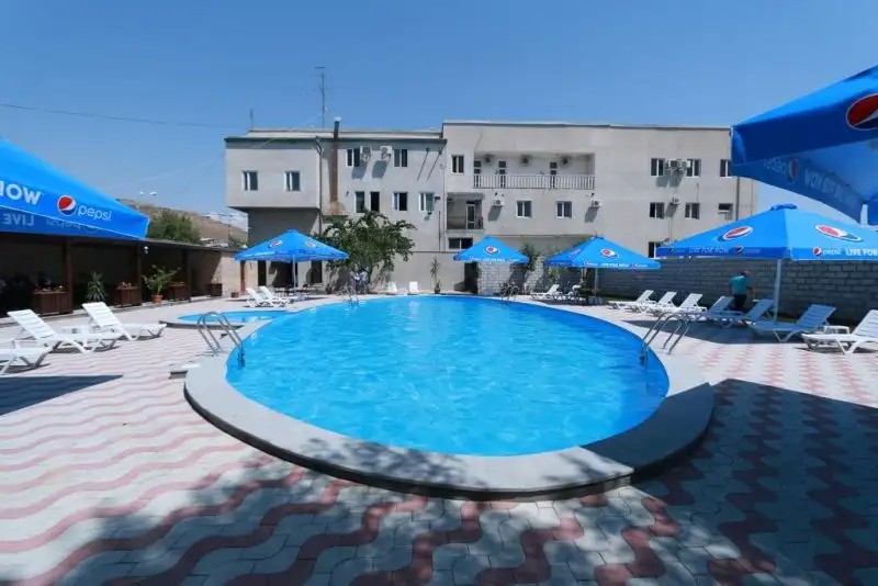 WHITE HOUSE HOTEL