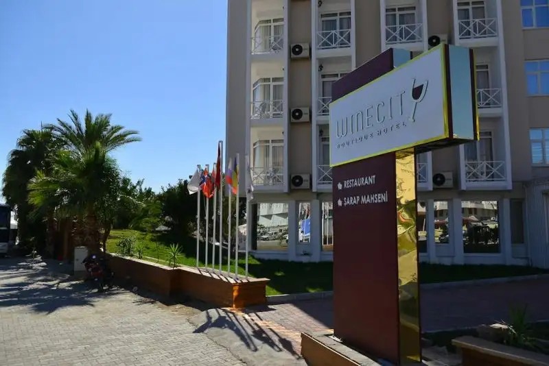 WINECITY HOTEL