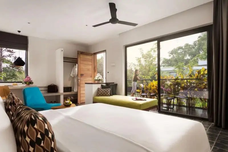 HILLOCKS HOTEL & SPA