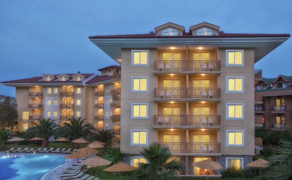 AKKA CLAROS HOTEL