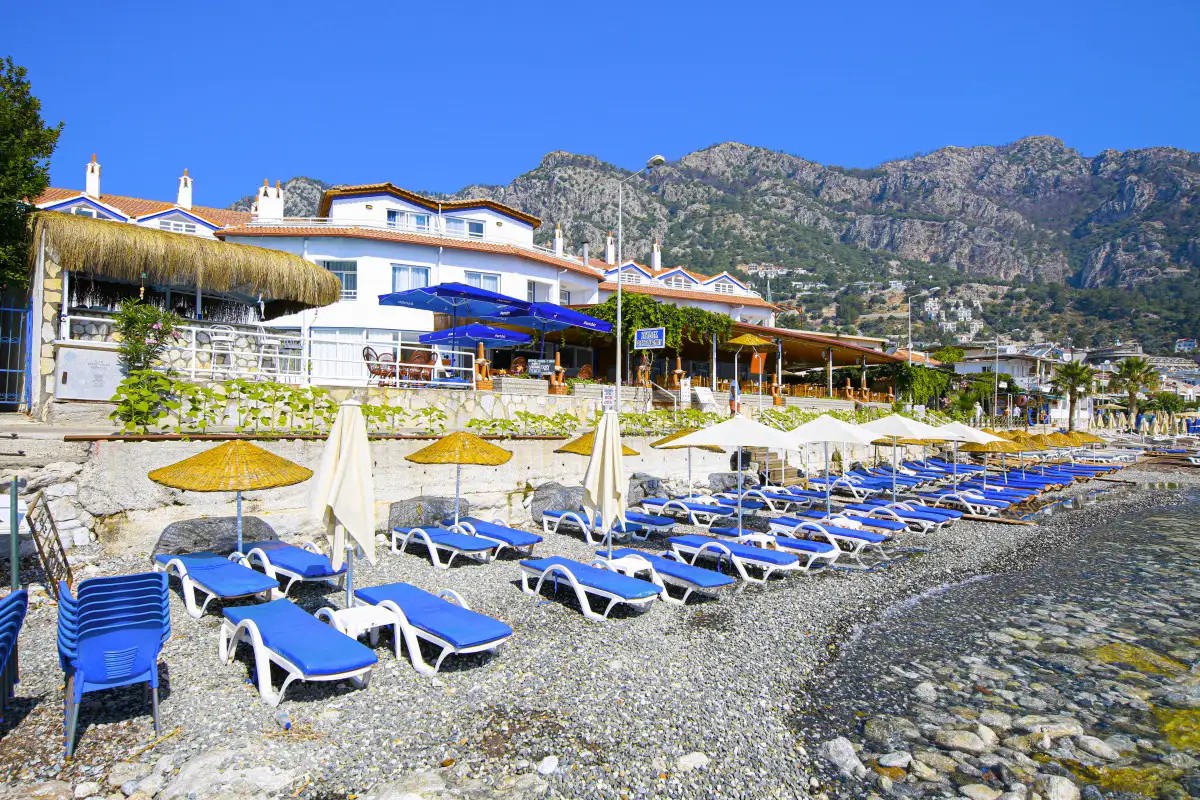 ZEYBEK BEACH TURUNC