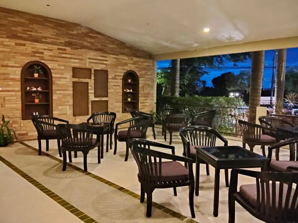 ROYAL PHALA CLIFF BEACH