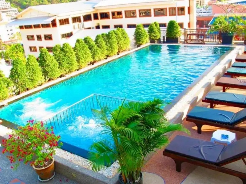 77 PATONG HOTEL & SPA