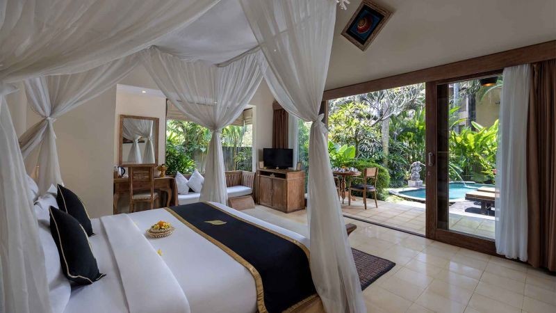 deluxe pool villa