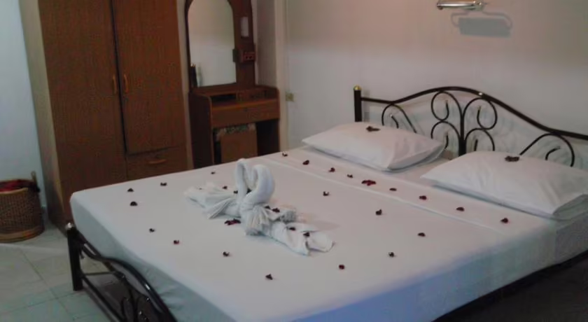 DIVERS INN