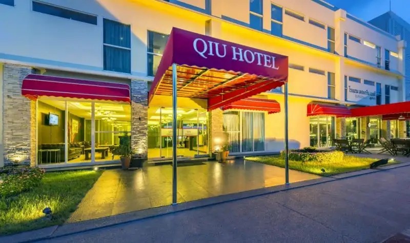 QIU HOTEL SUKHUMVIT