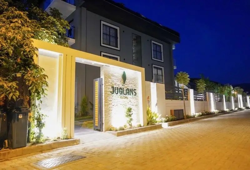 JUGLANS SUITES APART HOTEL