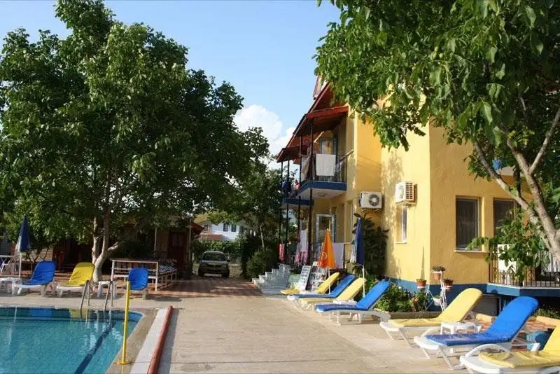 HAPPY NUR HOTEL