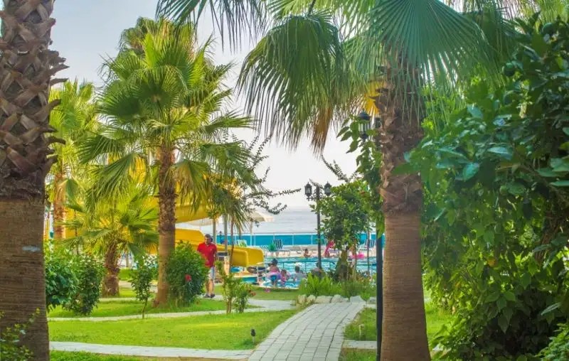 CATINSOS BEACH GARDEN (EX. ALISSA GARDEN)