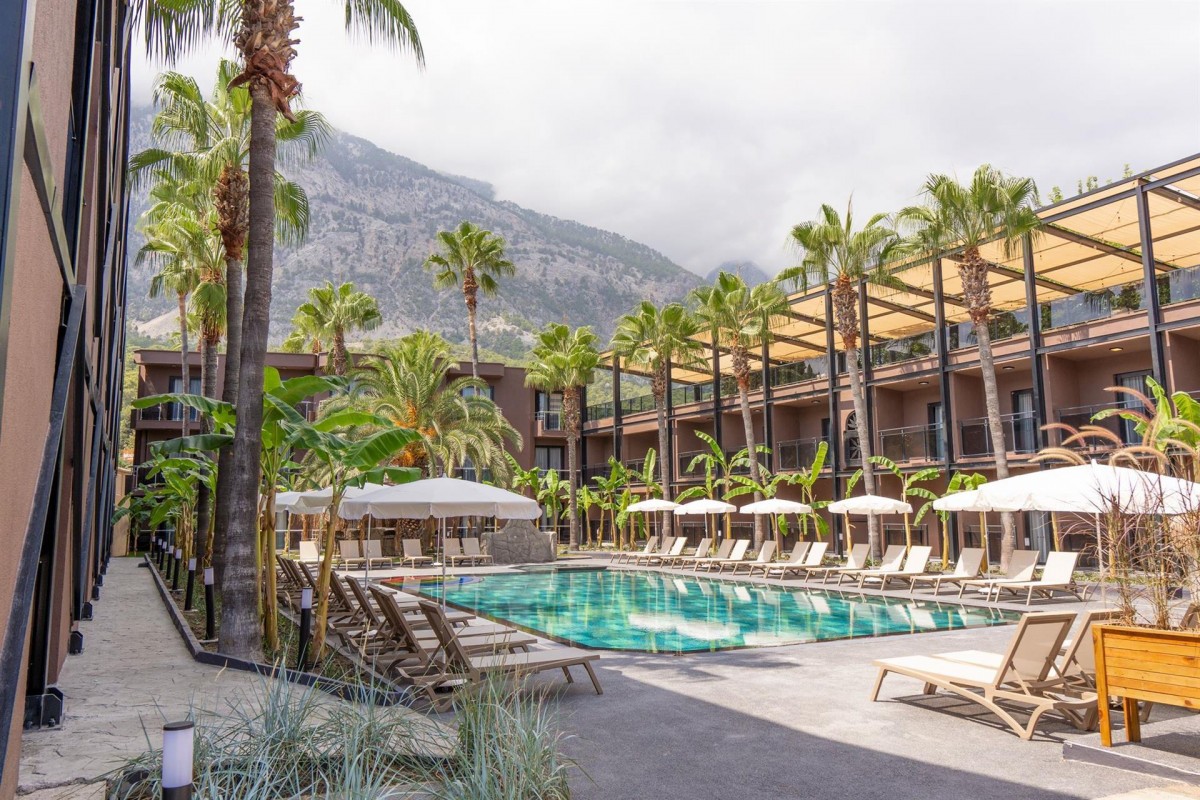 GOLDEN SUN HOTEL