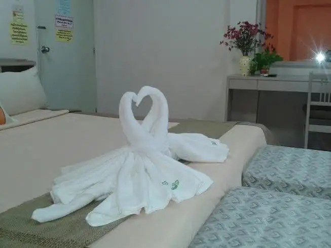 WE TRAIN HOTEL DON MUANG