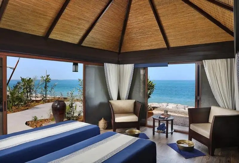 THE RITZ-CARLTON AL HAMRA BEACH (EX. BANYAN TREE)