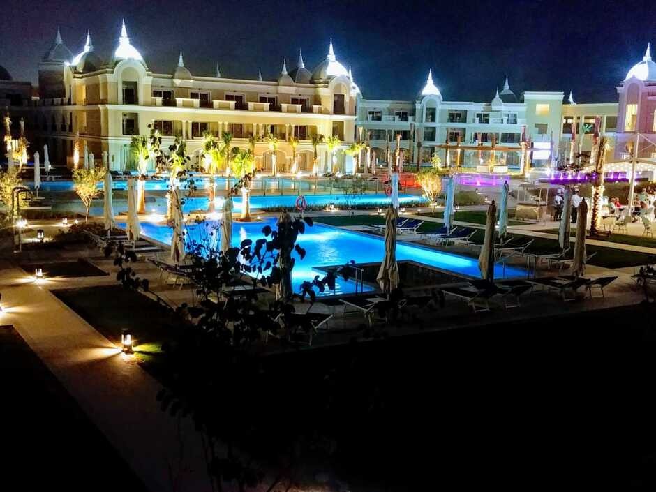 TITANIC ROYAL HOTEL