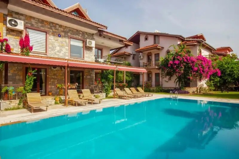 VIRA APART HOTEL & SUITES