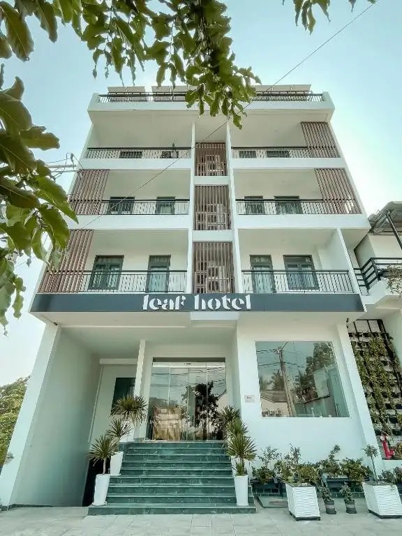 LEAF HOTEL
