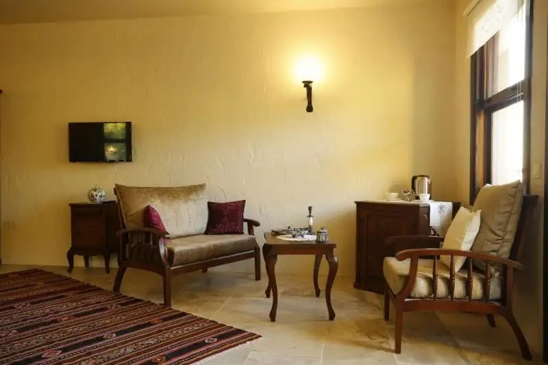 MANDARIN & MANGO BOUTIQUE HOTEL