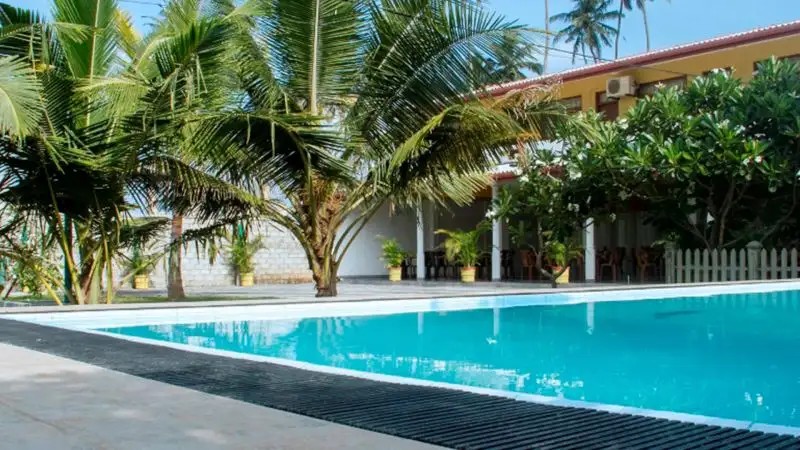 LARNS VILLA