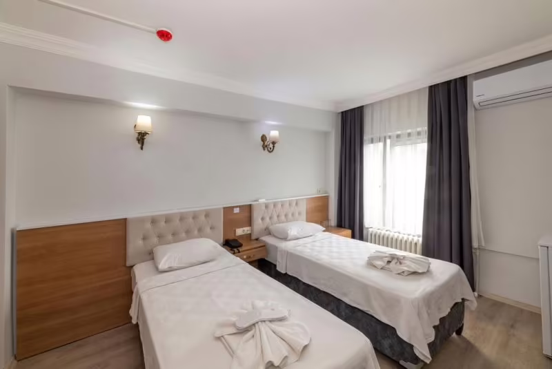 METRO HOTEL LALELI