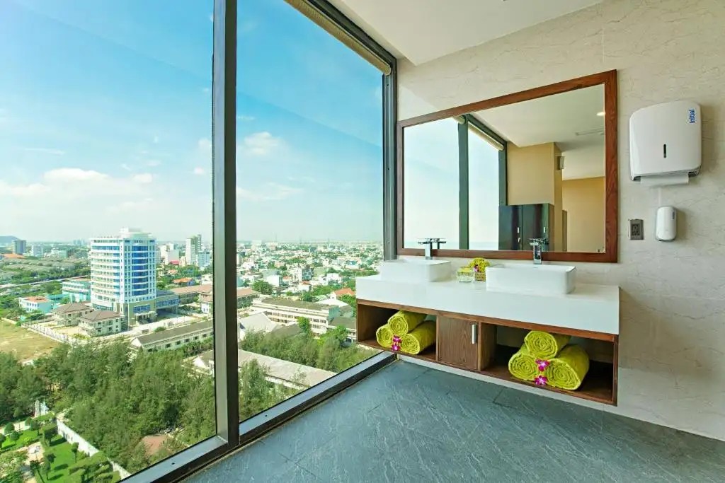 YARRA OCEAN SUITE DANANG