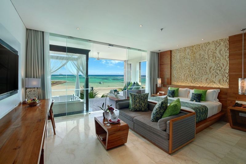 luxury ocean view suite