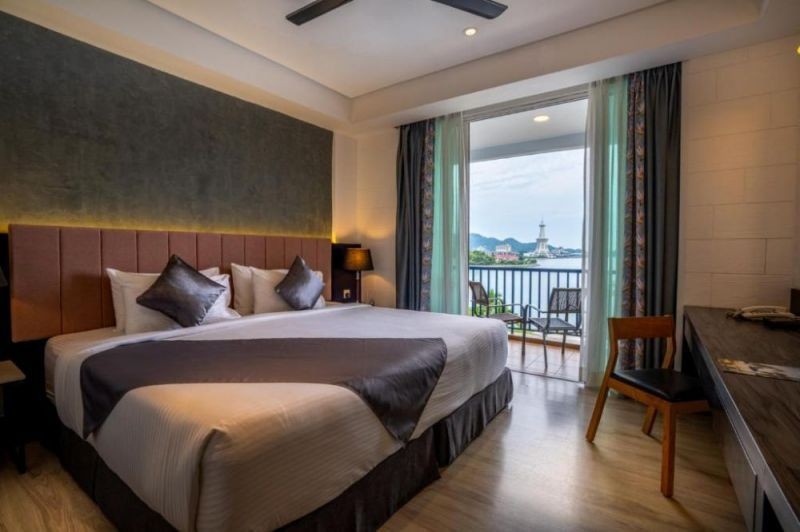 deluxe sea view