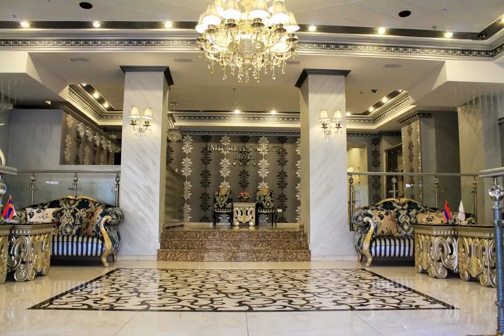 IMPERIAL PALACE HOTEL