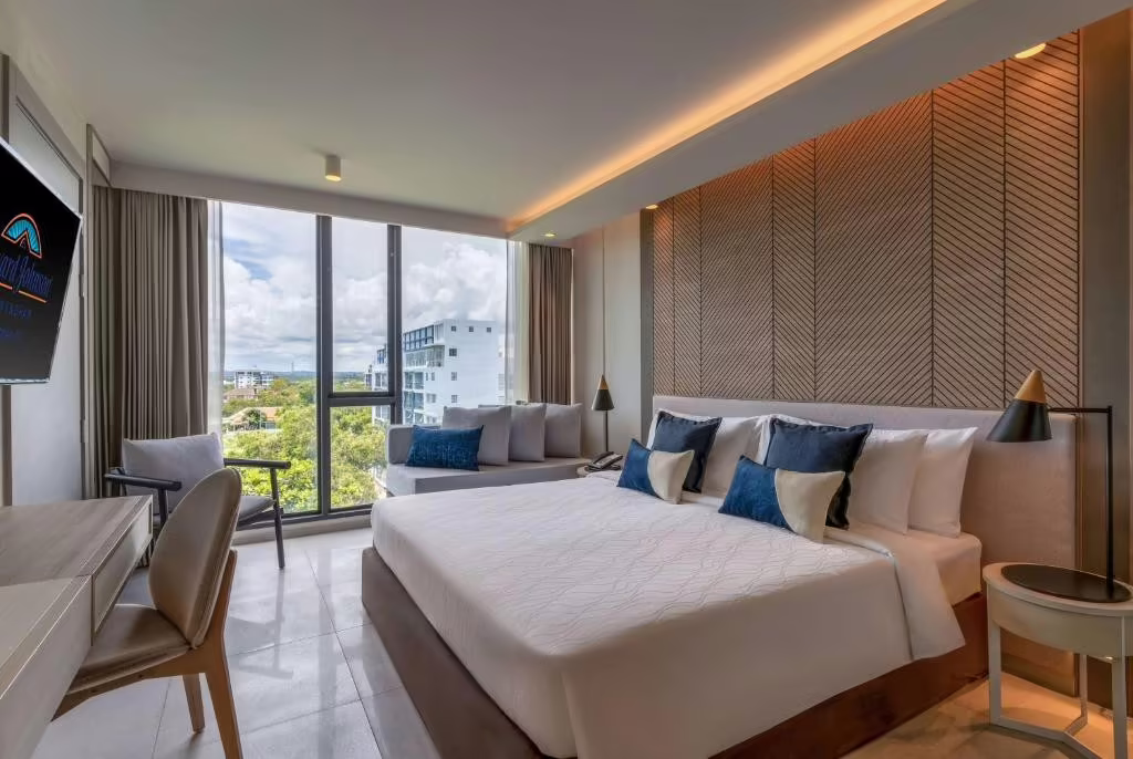 HOWARD JOHNSON BY WYNDHAM JC PATTAYA (EX.BLUPHERE SELECT PATTAYA)