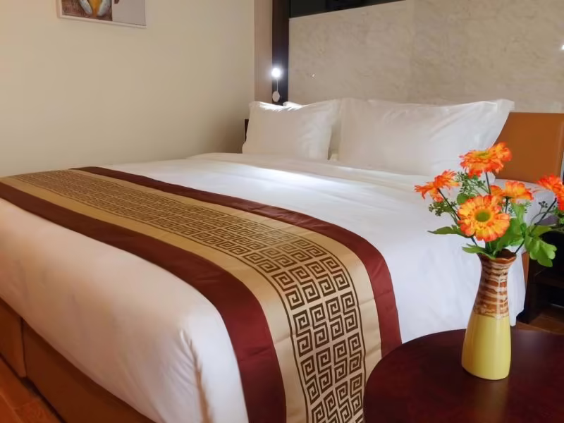 GOLDEN JOMTIEN BEACH HOTEL