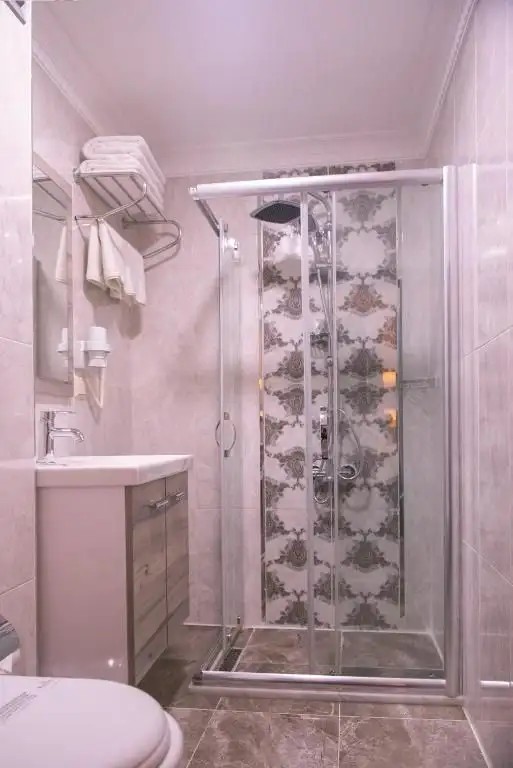 KARAMANS SIRKECI SUITES HOTEL 