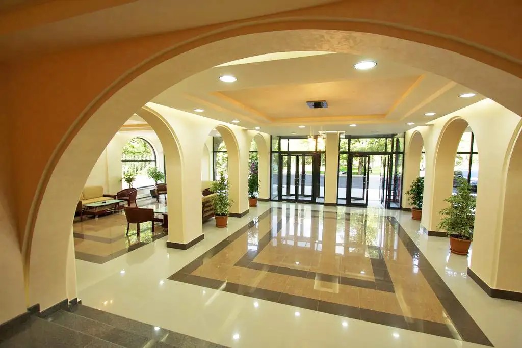 BEST WESTERN AGHVERAN