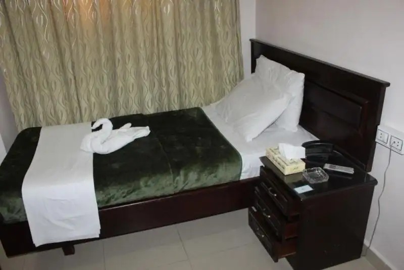 AL SALEH HOTEL