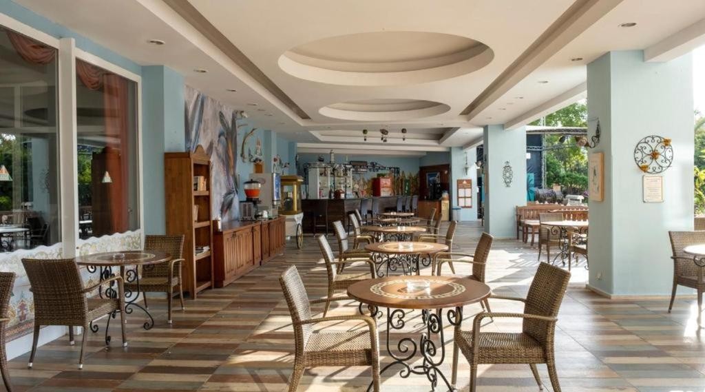 PINE HOUSE HOTEL