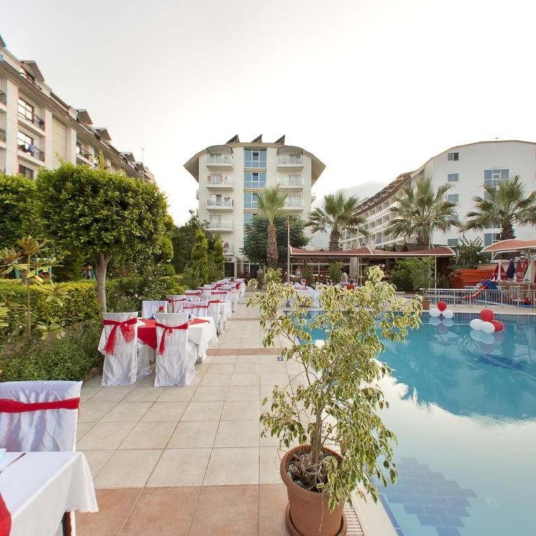 LIMS BONA DEA BEACH HOTEL