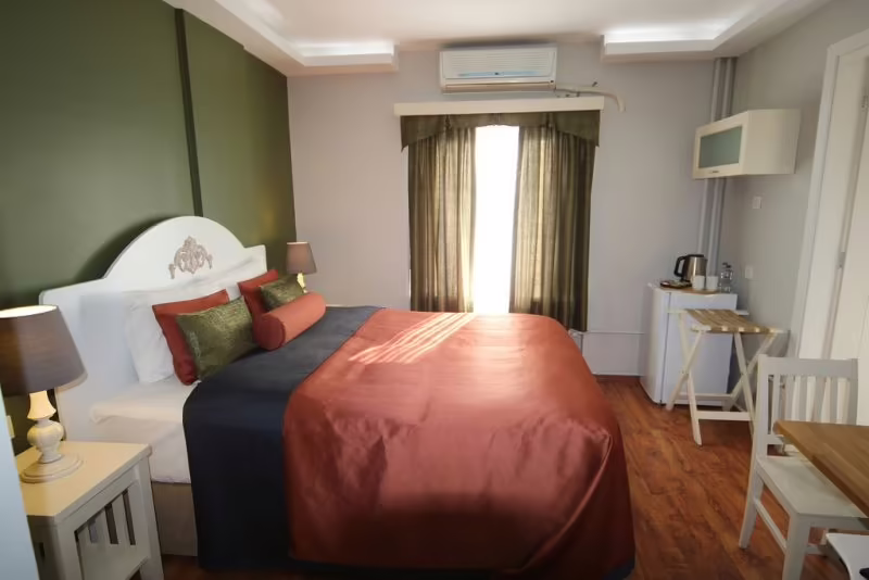 AWAY SUITES HOTEL