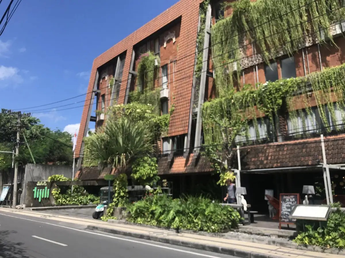 TIJILI SEMINYAK