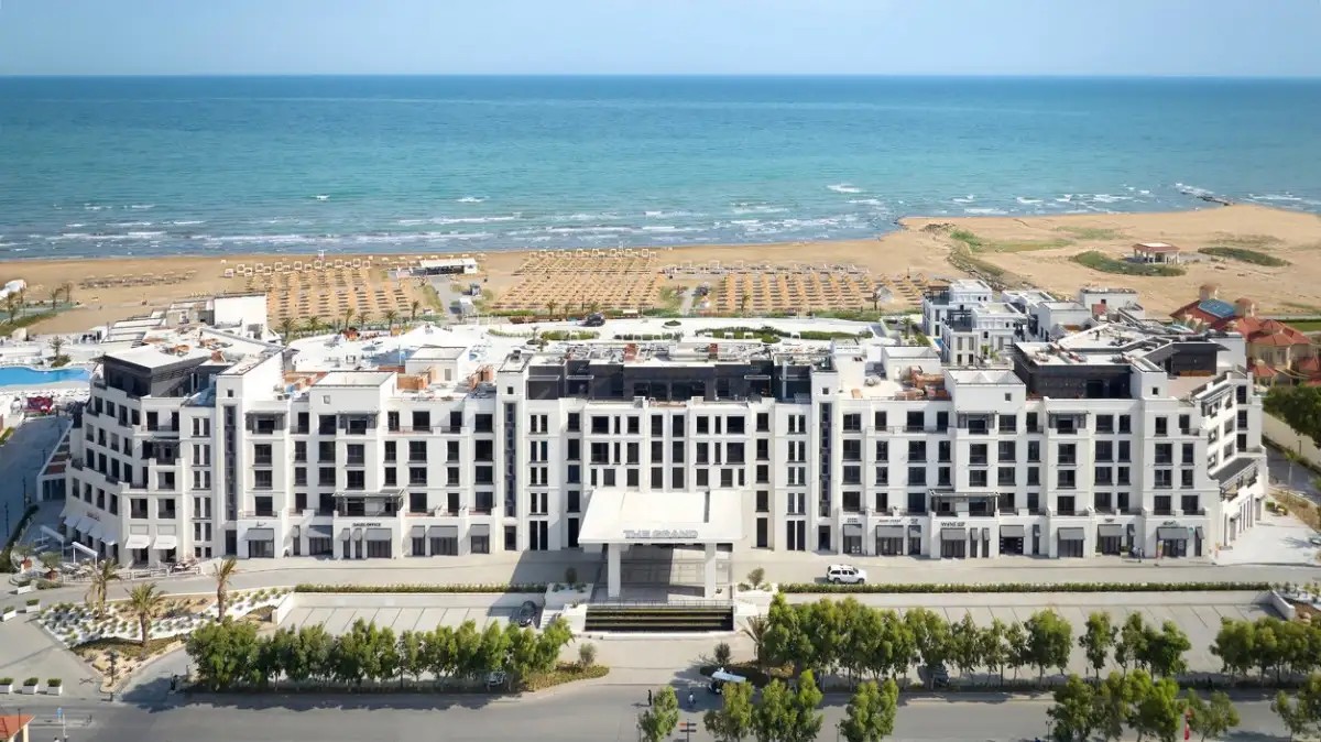 SEA BREEZE THE GRAND