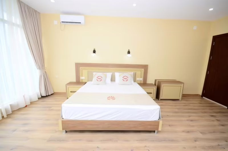 725 B HOTEL