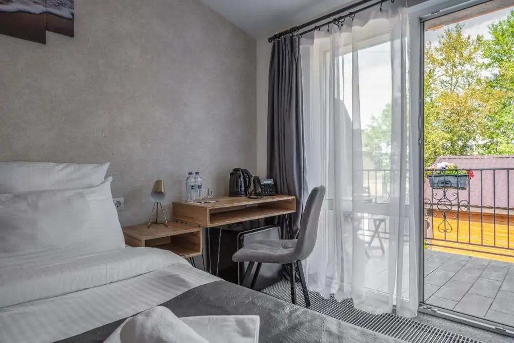 ZOOM HOTEL